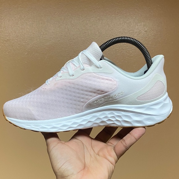 New Balance Fresh Foam Arishi V4 Women's Running Sneakers “White Pink Gum” SZ 8 - Picture 5 of 16